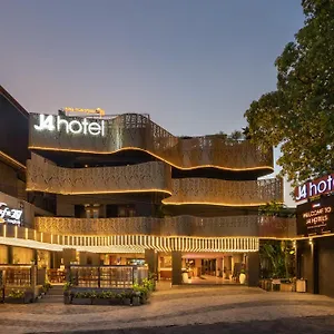 J4 Legian (Bali)