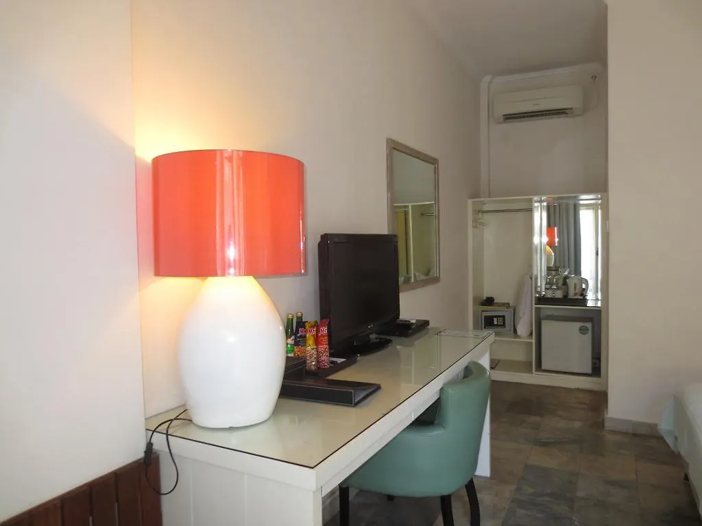 Bali Court Hotel & Apartment Legian