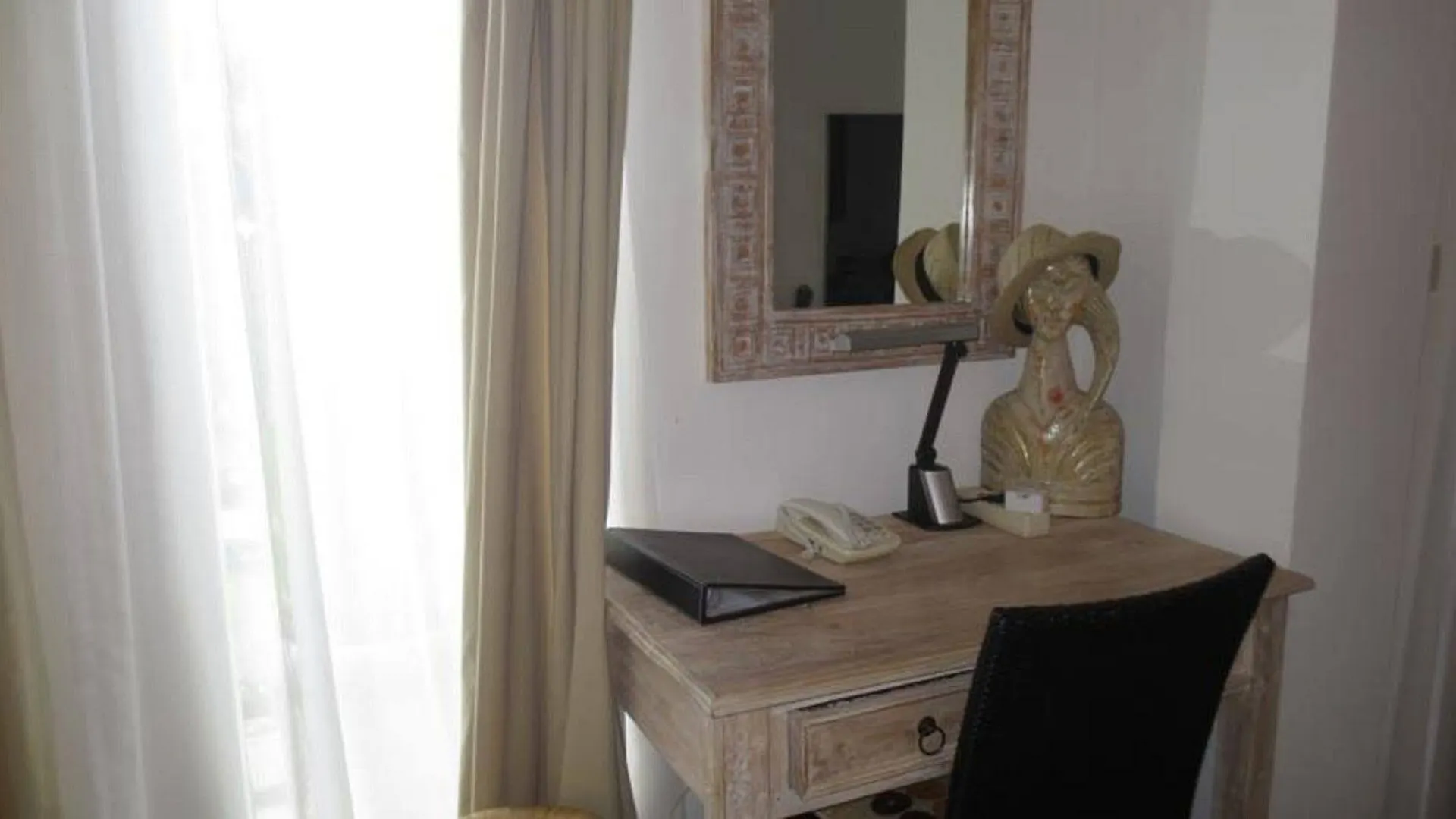 Bali Court Hotel & Apartment Legian